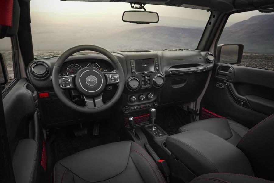 Торпедо Jeep Wrangler Unlimited Rubicon Recon 2017 года  (фото 4 из 4)